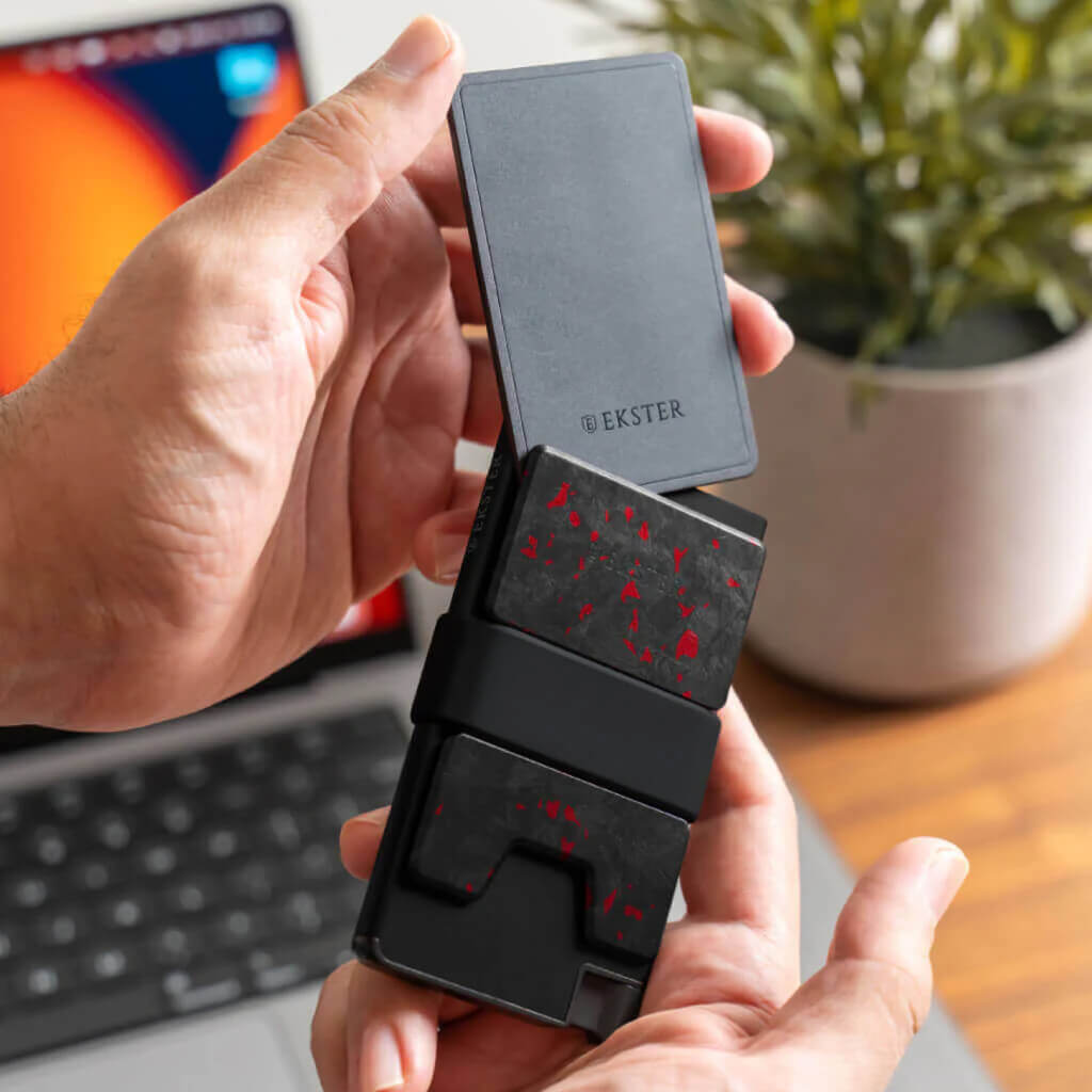 Ekster Cardholder Pro