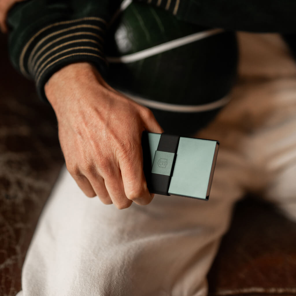 Ekster Cardholder Pro