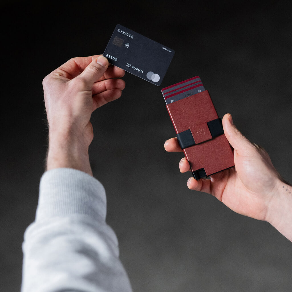 Ekster Cardholder Pro